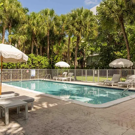 Miami River Inn By Renzzi